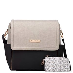 Perfect bag, spacious, comfortable, like new.